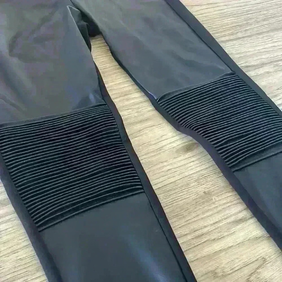 Mango Faux Leather Front with Ruched Knees Size Medium NWT  - Picture 4 of 6